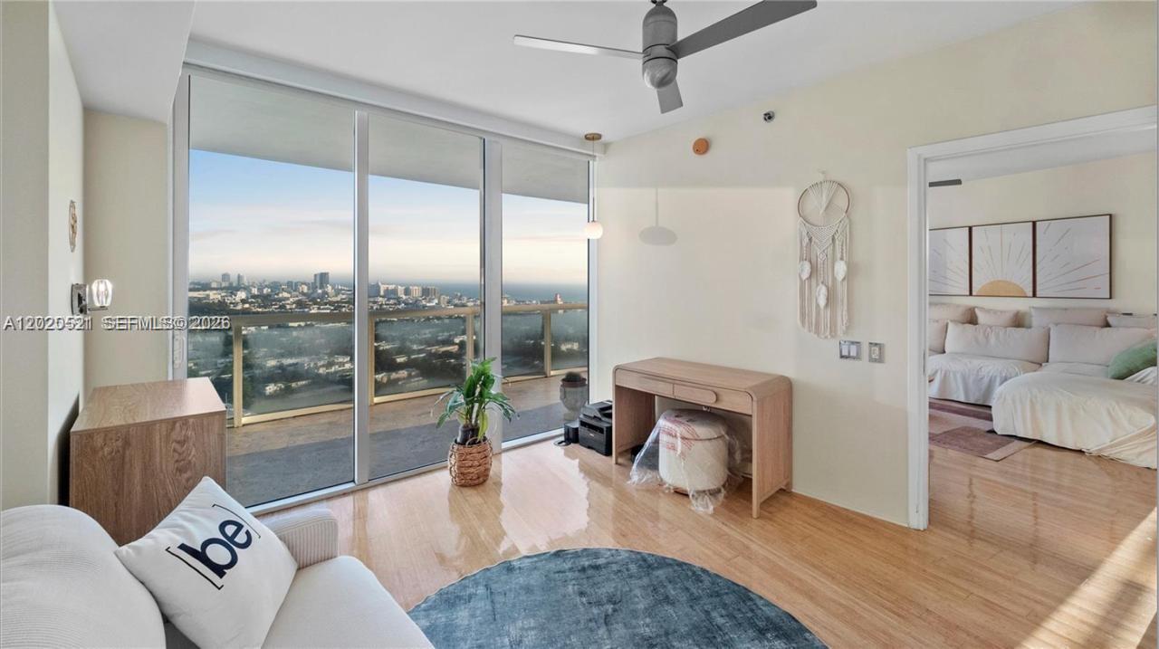 450 Alton Road, Unit 2810 Miami Beach, FL 33139 - Photo 14 of 38