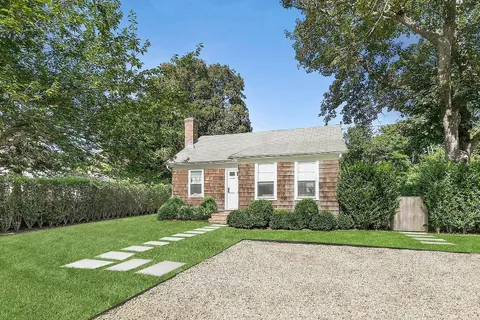 12 Jackson Street, East Hampton, NY 11937