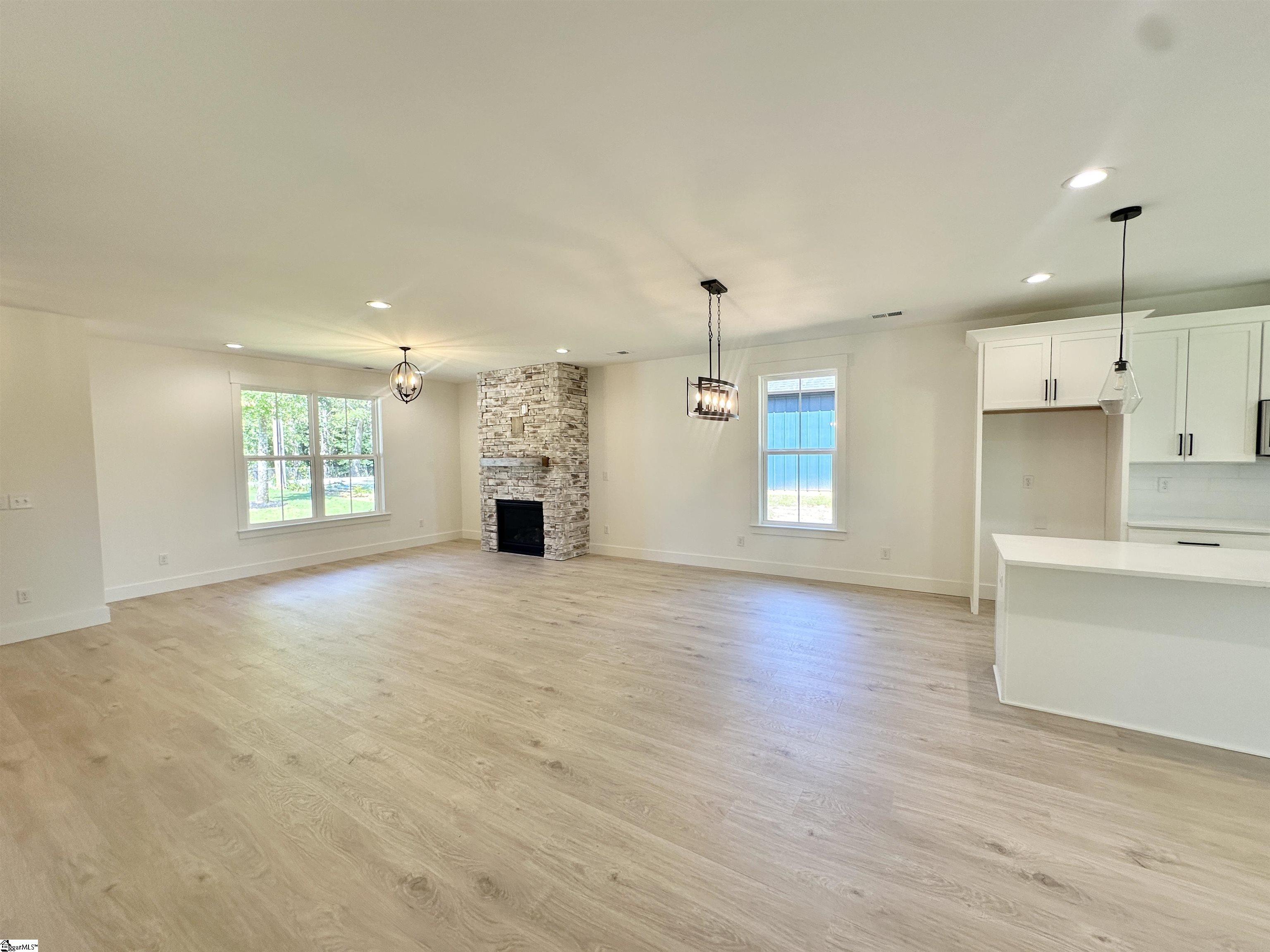 960 Goodjoin Road Campobello, SC 29322 - Photo 5 of 20