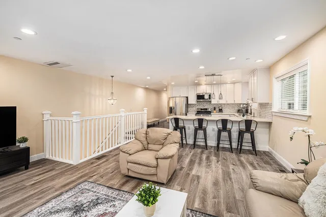 $3,895 | 2531 Wallace Street, Oakland, CA 94606