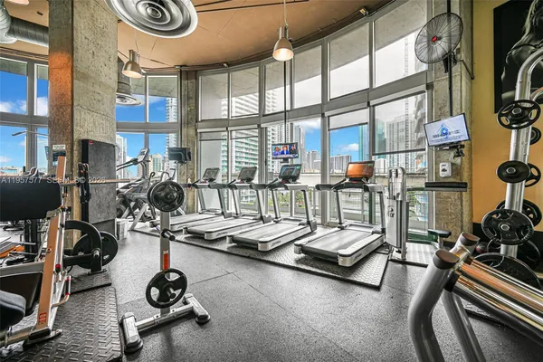 $4,900 | 690 Southwest 1st Court, Unit 1502, Miami, FL 33130