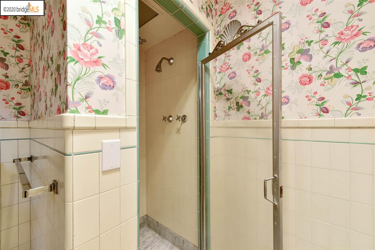 5844 Margarido Drive Oakland, CA 94618 - Photo 14 of 30