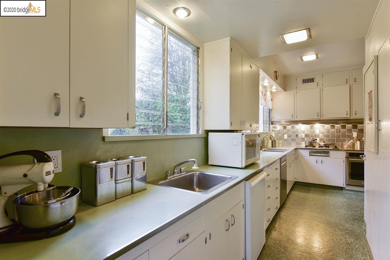 5844 Margarido Drive Oakland, CA 94618 - Photo 9 of 30