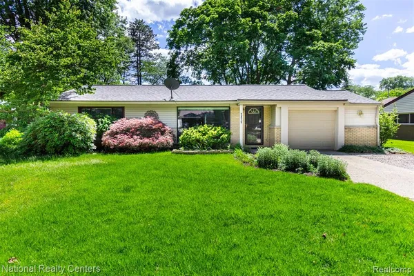 $2,100 | 2475 Lafay Drive, West Bloomfield, MI 48324