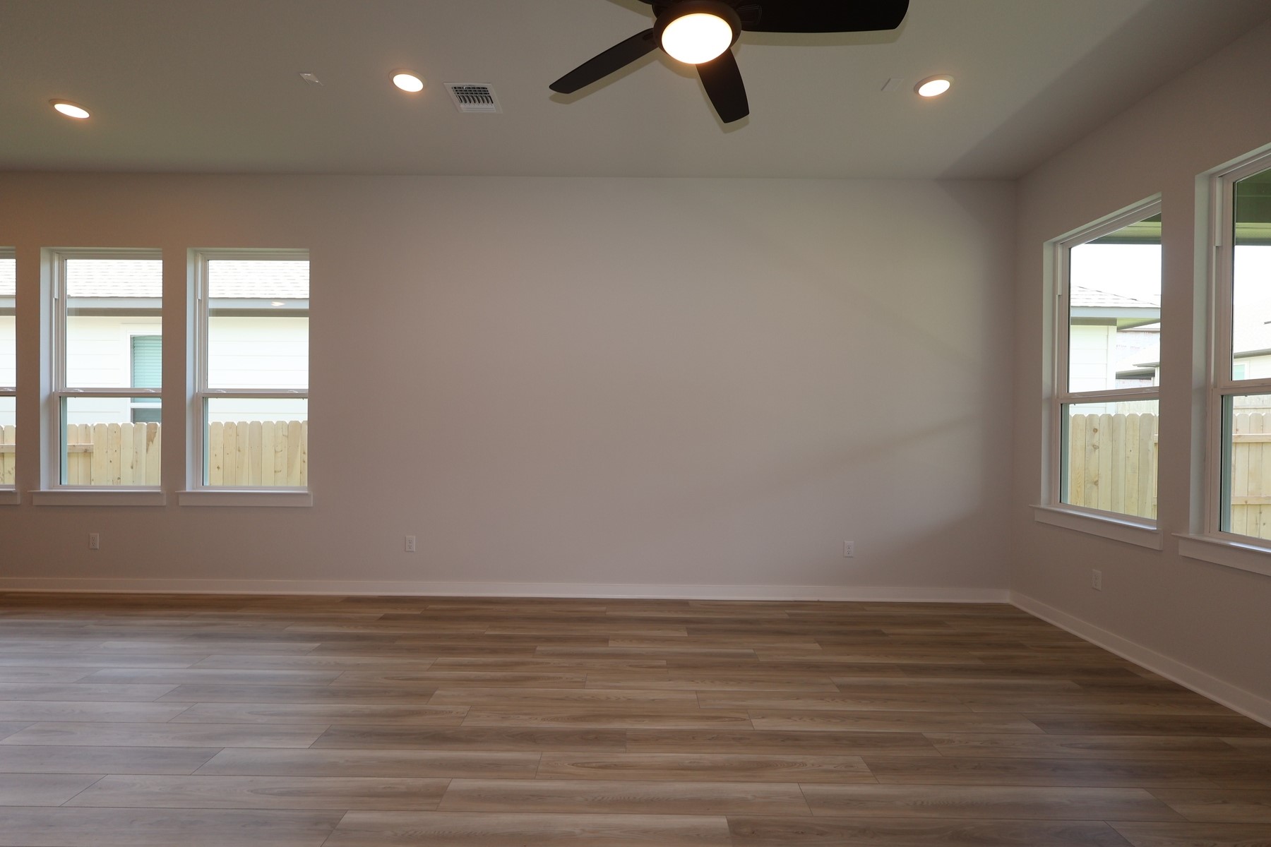 328 Marisol Bend Georgetown, TX 78626 - Photo 6 of 17