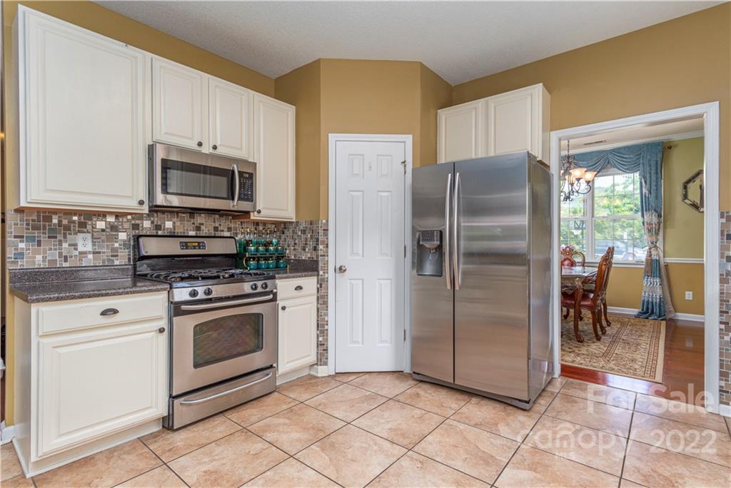 413 Wildbriar Road Fletcher, NC 28732 - Photo 12 of 38
