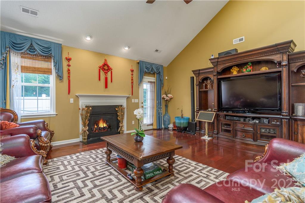 413 Wildbriar Road Fletcher, NC 28732 - Photo 6 of 38