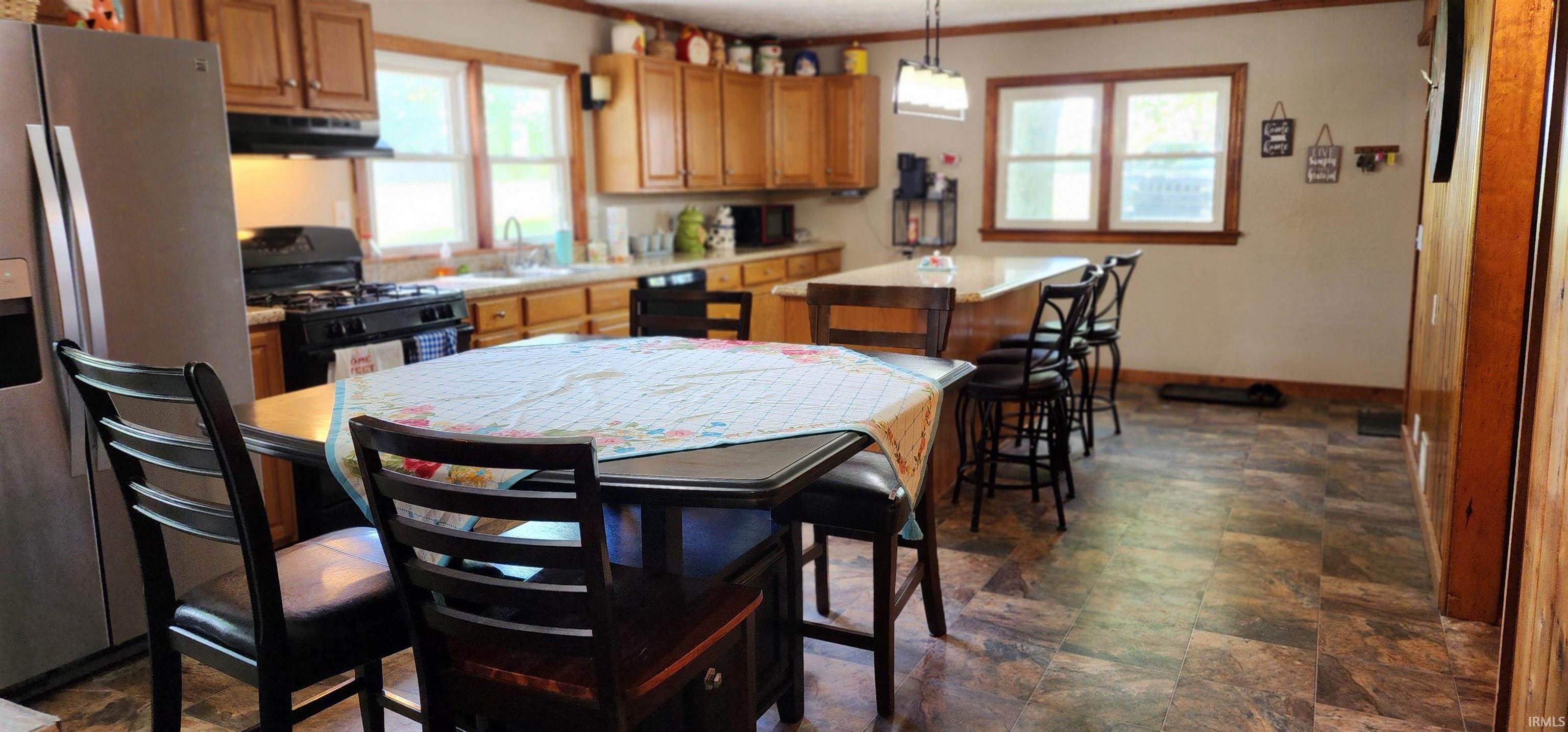 4593 East Armstrong Road Leesburg, IN 46538 - Photo 3 of 23 Gallery Image 3
