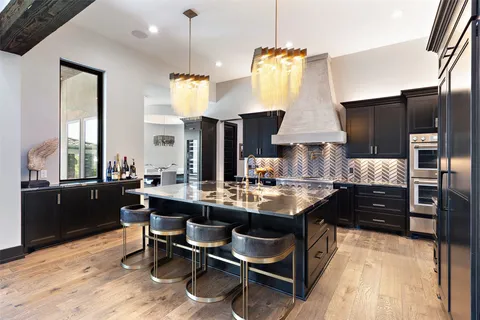 $2,500,000 | 19204 Secretariat Place, Spicewood, TX 78669