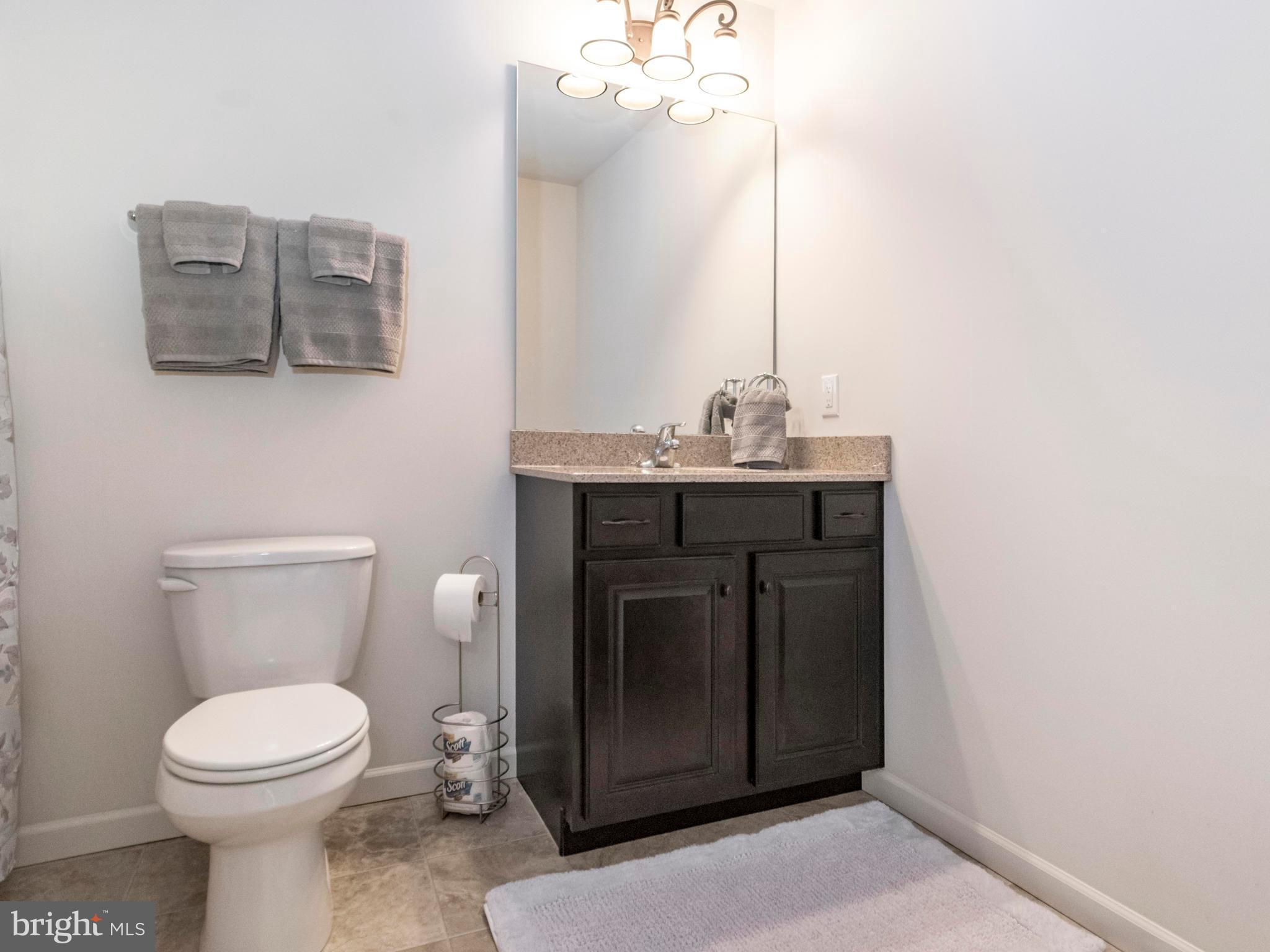 712 Bee Ridge Path Cochranville, PA 19330 - Photo 20 of 27 2nd Floor 3rd Bathroom