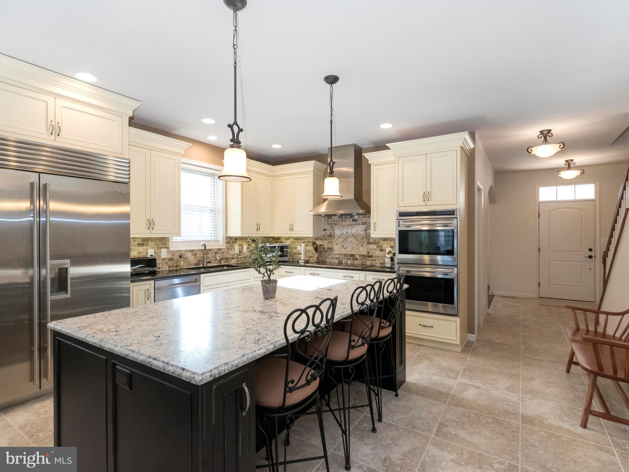 712 Bee Ridge Path Cochranville, PA 19330 - Photo 5 of 27 Beautiful Custom Kitchen
