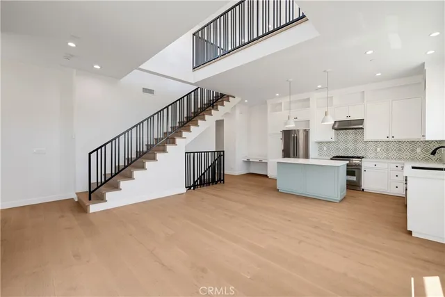 $1,799,000 | 2100 Carnegie Lane, Redondo Beach, CA 90278