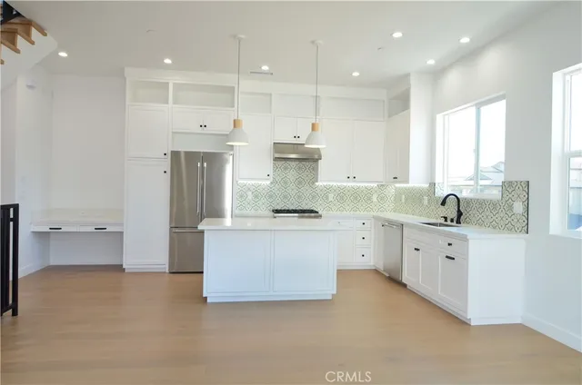 $1,799,000 | 2100 Carnegie Lane, Redondo Beach, CA 90278