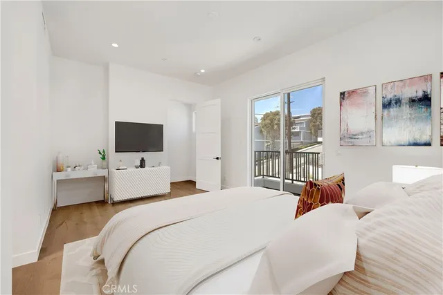 $1,799,000 | 2100 Carnegie Lane, Redondo Beach, CA 90278