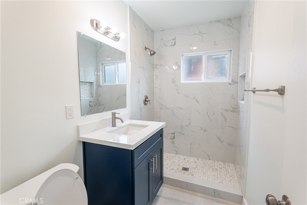 2422 Bryce Road El Monte, CA 91732 - Photo 17 of 25 Restroom back house