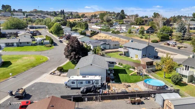 a view of a city with sitting area