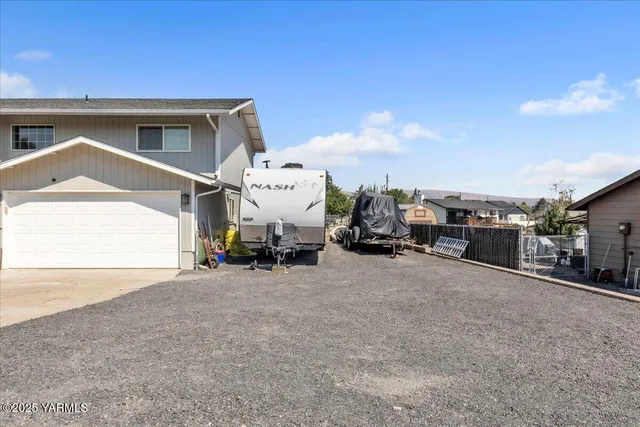 a view of outdoor space yard and patio
