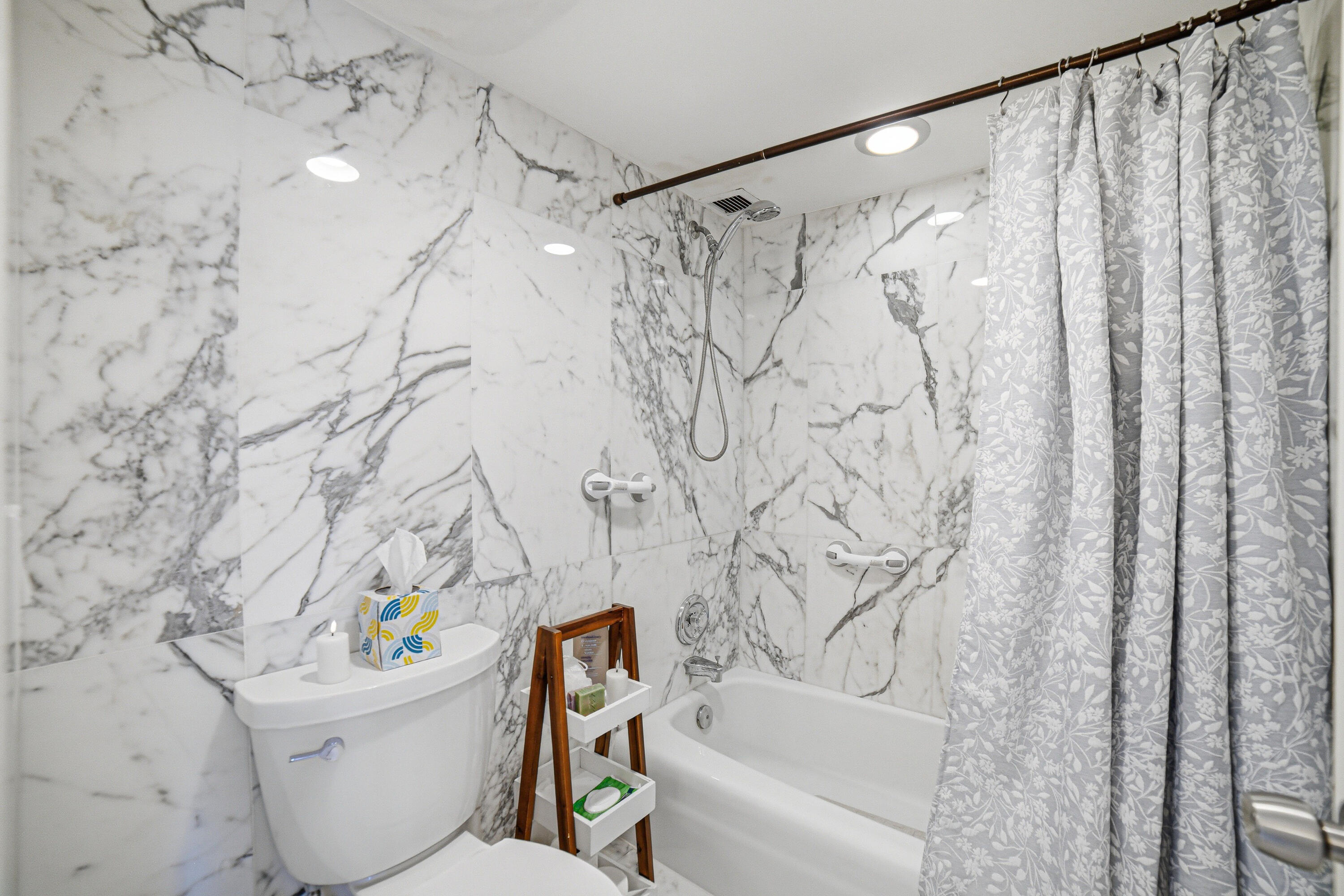 6 Royal Palm Way, Unit 211 Boca Raton, FL 33432 - Photo 19 of 32 Master Bathroom - Updated modern large t