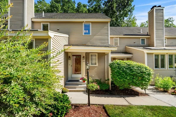 $479,000 | 213 Brickett Hill Circle, Unit 213, Haverhill, MA 01830