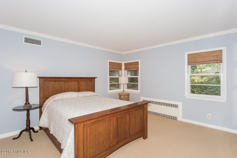 53 Glen Road Greenwich, CT 06830 - Photo 20 of 27 019-Master_Bedroom-2116636-small