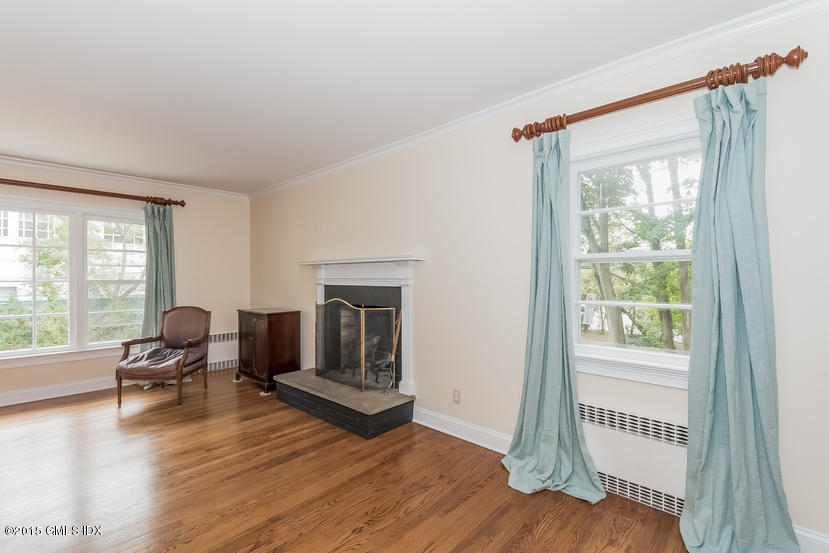 53 Glen Road Greenwich, CT 06830 - Photo 8 of 27 006-Living_Room-2116631-small
