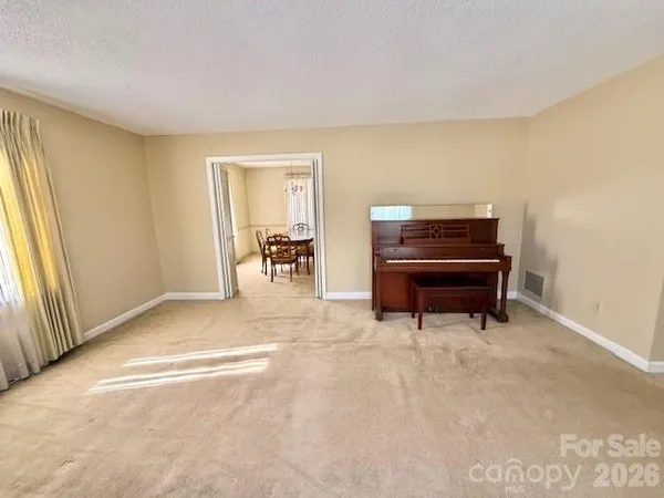 a view of a livingroom with furniture