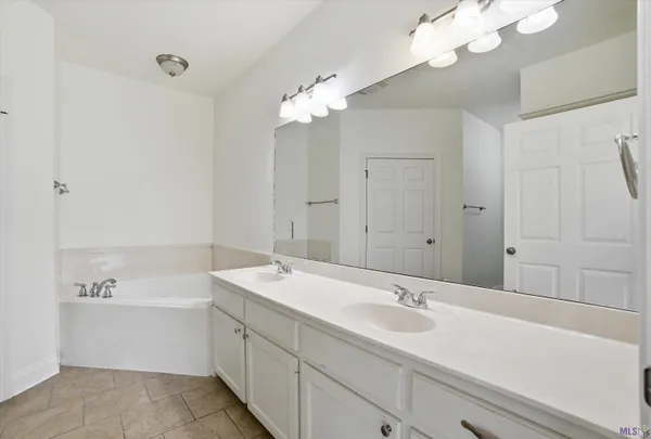 $180,000 | 10633 Florida Boulevard, Walker, LA 70785