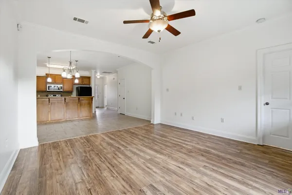 $180,000 | 10633 Florida Boulevard, Walker, LA 70785