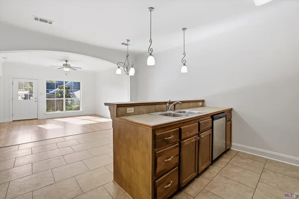 $180,000 | 10633 Florida Boulevard, Walker, LA 70785