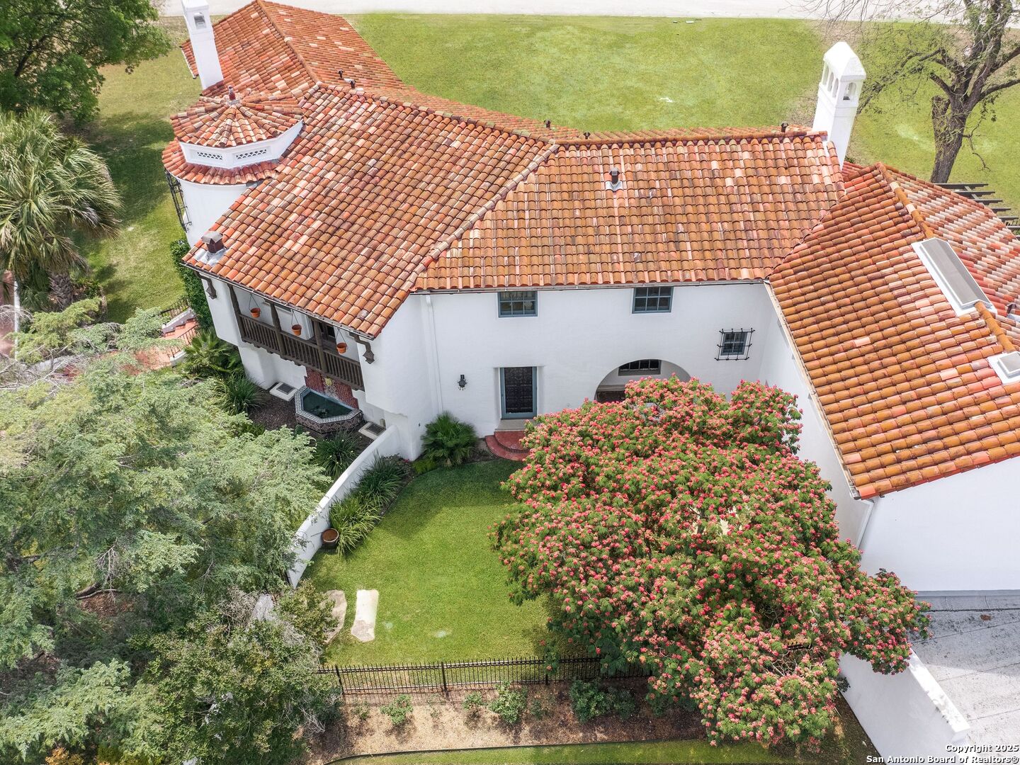 204 Zambrano Road San Antonio, TX 78209 - Photo 12 of 58