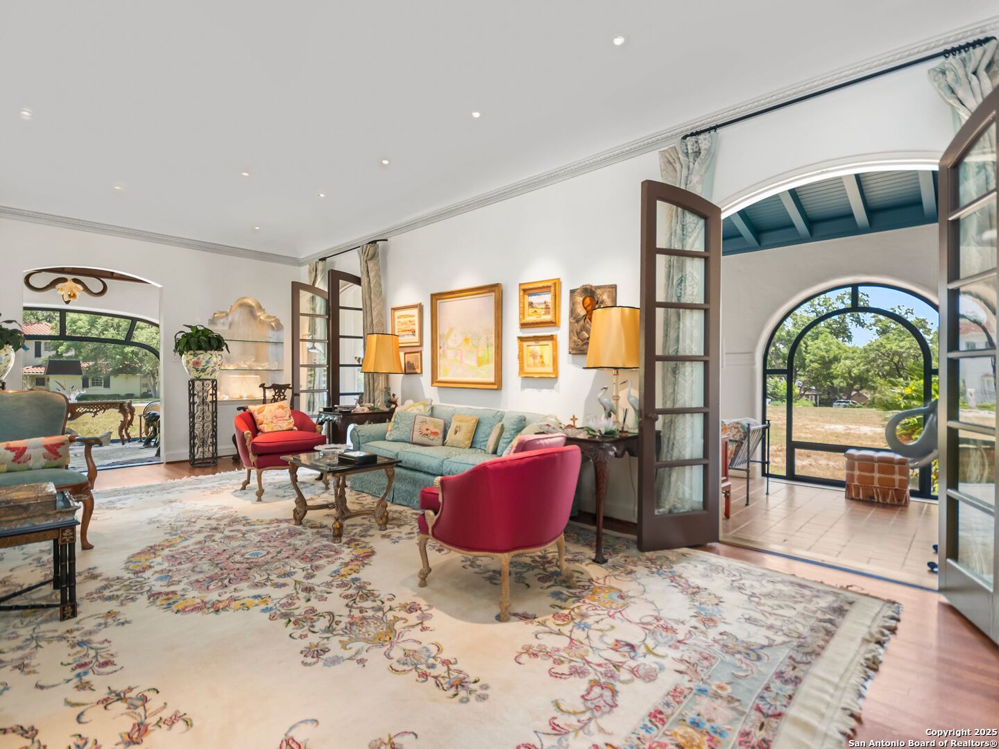 204 Zambrano Road San Antonio, TX 78209 - Photo 34 of 58 a living room with furniture and a large window