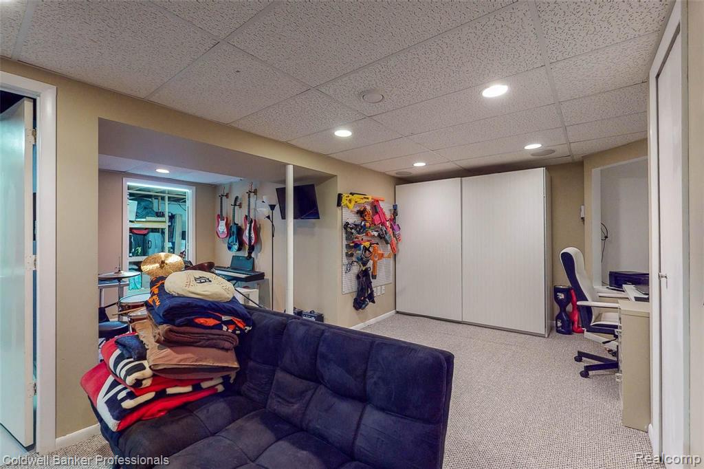 1617 Dancer Drive Rochester Hills, MI 48307 - Photo 31 of 43