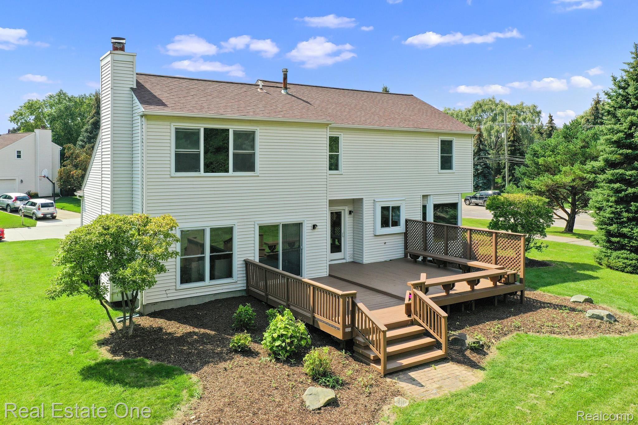 1764 Ridgecrest Rochester, MI 48306 - Photo 38 of 42 DJI_0190.jpg