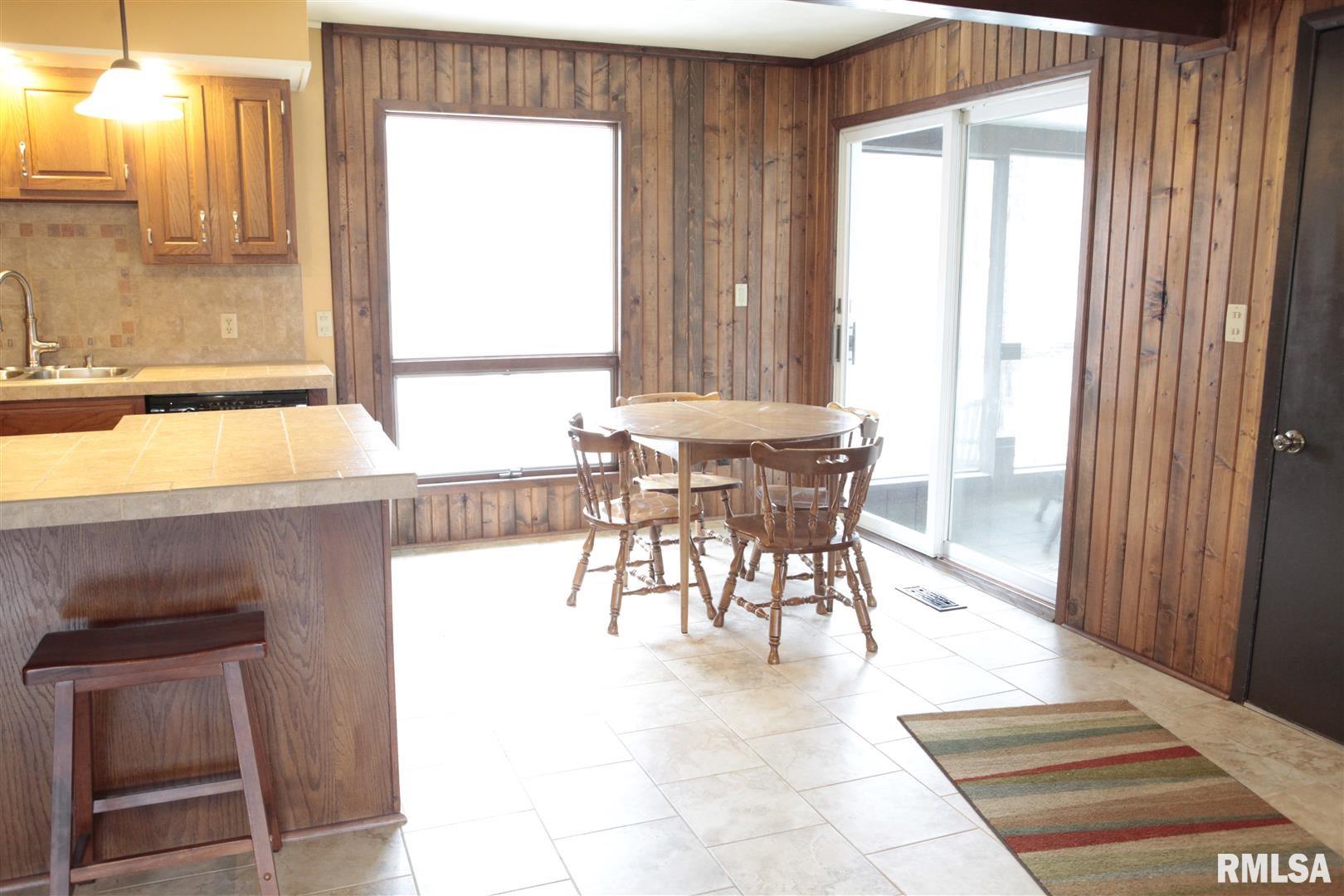 25750 Eastpoint Road Tremont, IL 61568 - Photo 5 of 31