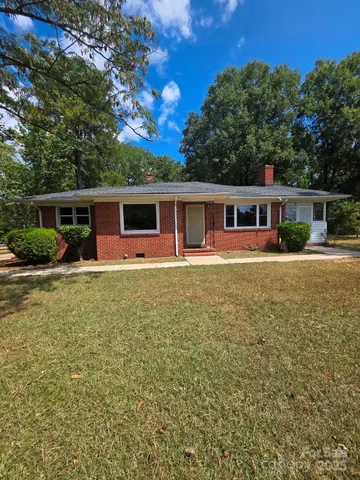 $158,000 | 1913 Country Club Road, Wadesboro, NC 28170