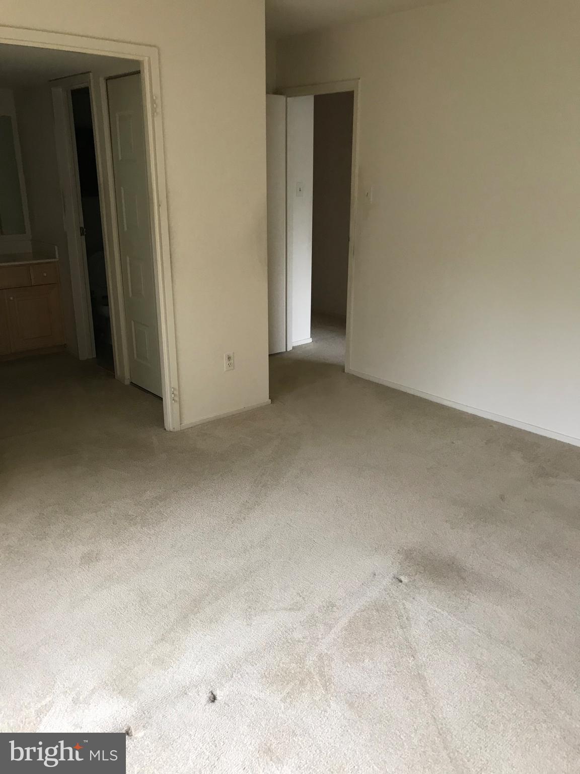 2817 Jermantown Road, Unit 203 Oakton, VA 22124 - Photo 13 of 22 a view of room