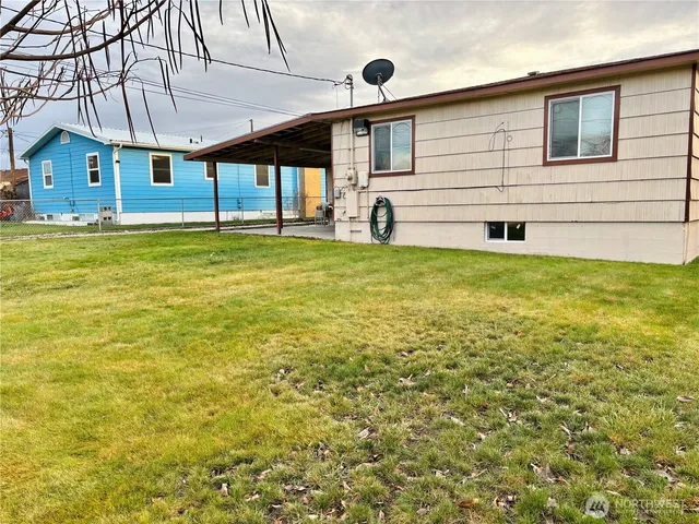 $325,000 | 426 East Brown Avenue, Moses Lake, WA 98837