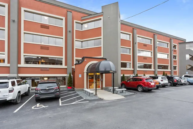 $1,990 | 1361 Elm Street, Manchester, NH 03101