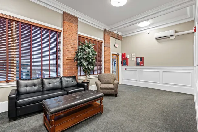 $1,990 | 1361 Elm Street, Manchester, NH 03101