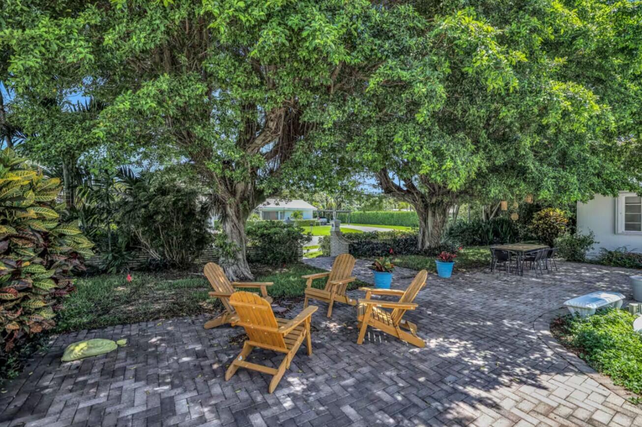 320 Inlet Way, Unit 1 Palm Beach Shores, FL 33404 - Photo 16 of 17 Courtyard Side