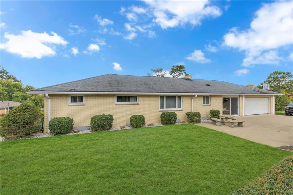 606 Wack Drive Rochester, PA 15074 - Photo 2 of 28