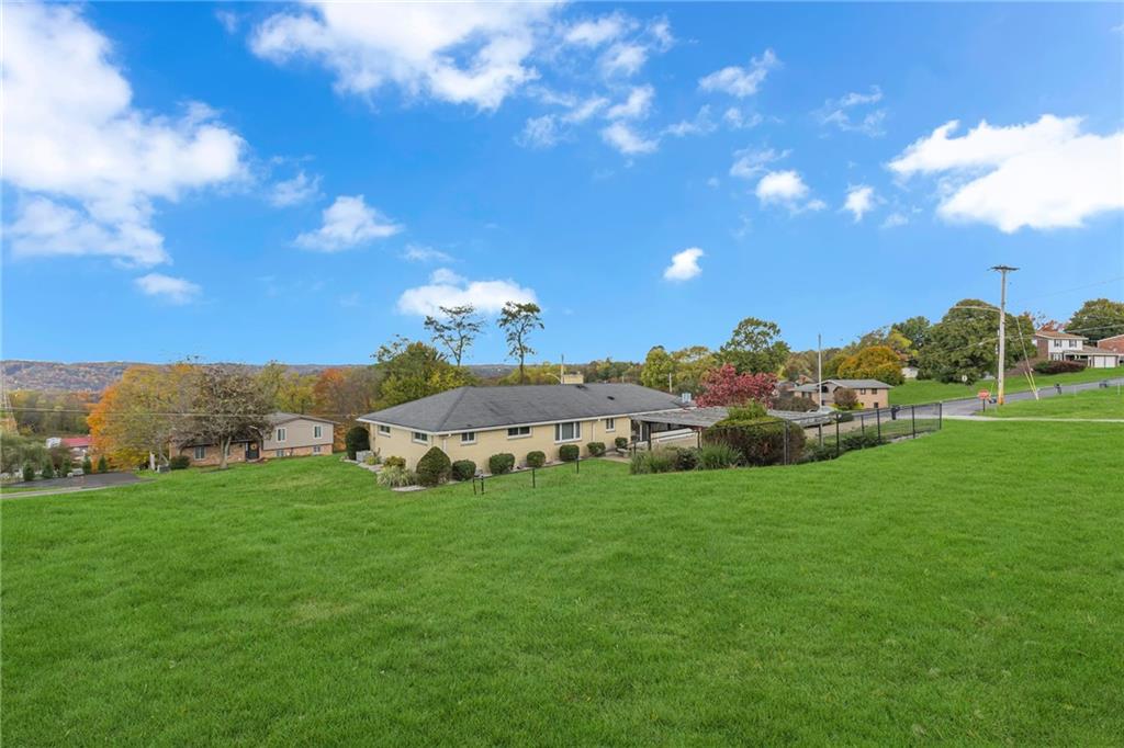 606 Wack Drive Rochester, PA 15074 - Photo 4 of 28