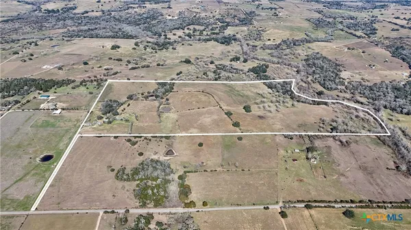 $1,242,000 | 652 County Road 210, Hallettsville, TX 77964