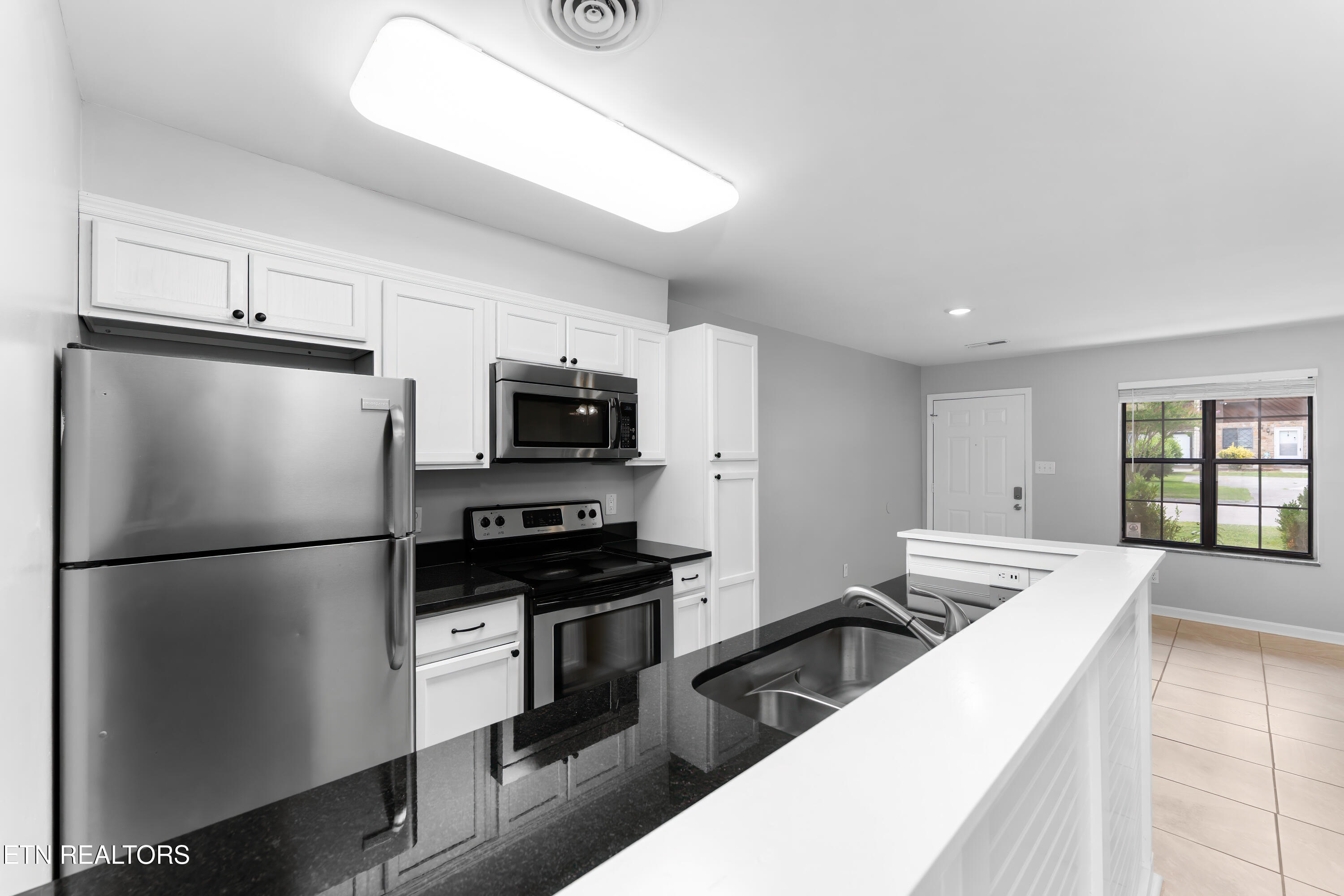 2702 Sood Road, Unit 3 Knoxville, TN 37921 - Photo 7 of 30 Kitchen stainless steel appliances