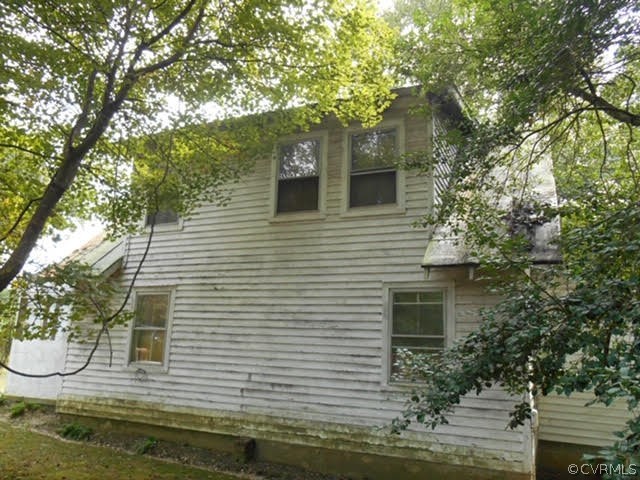 3226 Venable Road Kents Store, VA 23084 - Photo 3 of 6 a view of a house with a yard