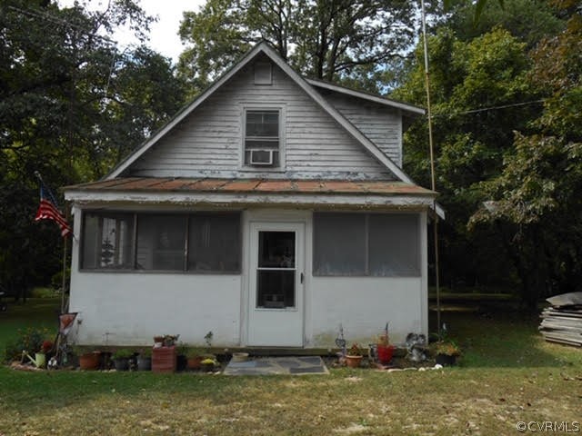 3226 Venable Road Kents Store, VA 23084 - Photo 4 of 6 a view of a small house