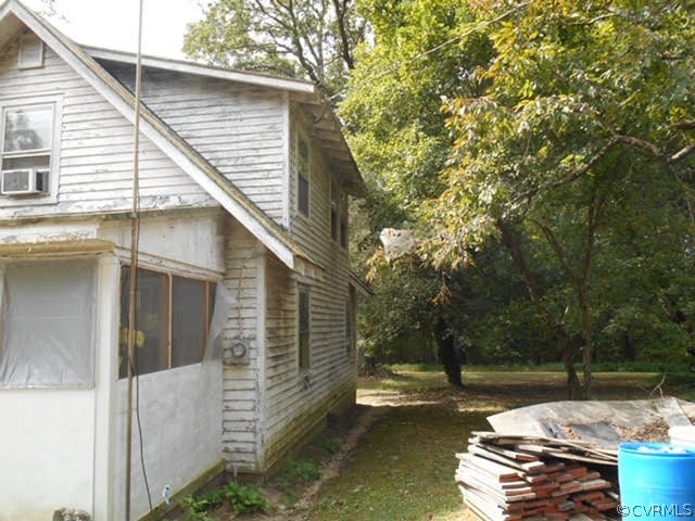 3226 Venable Road Kents Store, VA 23084 - Photo 6 of 6 a backyard of a house