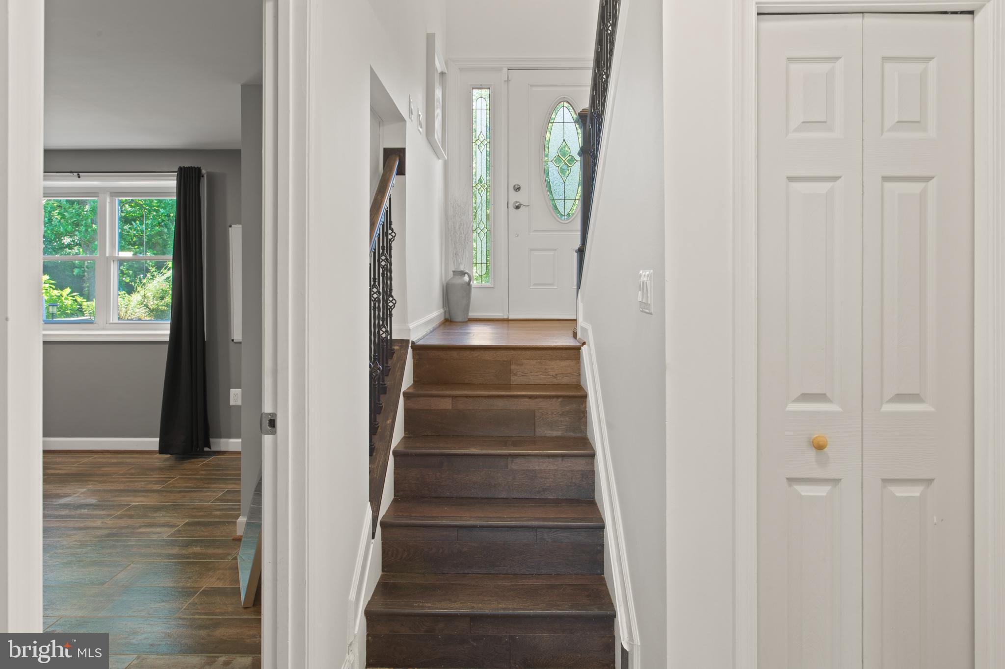 938 St George Barber Road Davidsonville, MD 21035 - Photo 49 of 62 Open Concept Split Staircase