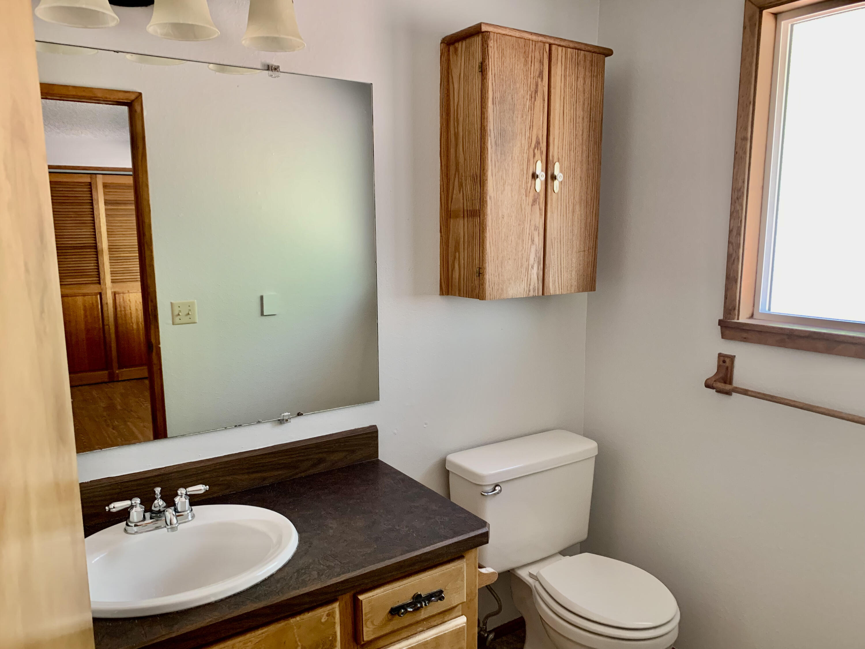 21662 Old Red Road Bend, OR 97702 - Photo 8 of 49 Primary Bathroom