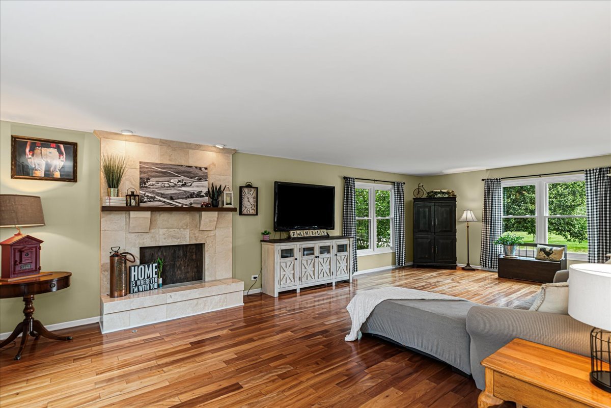 11111 Huron Drive Spring Grove, IL 60081 - Photo 5 of 21